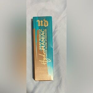 Urban Decay Stay Naked Hydro Maniac Tinted Glow Hydrator in 80 Deep